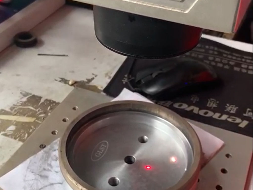 Laser-for-size-and-logo
